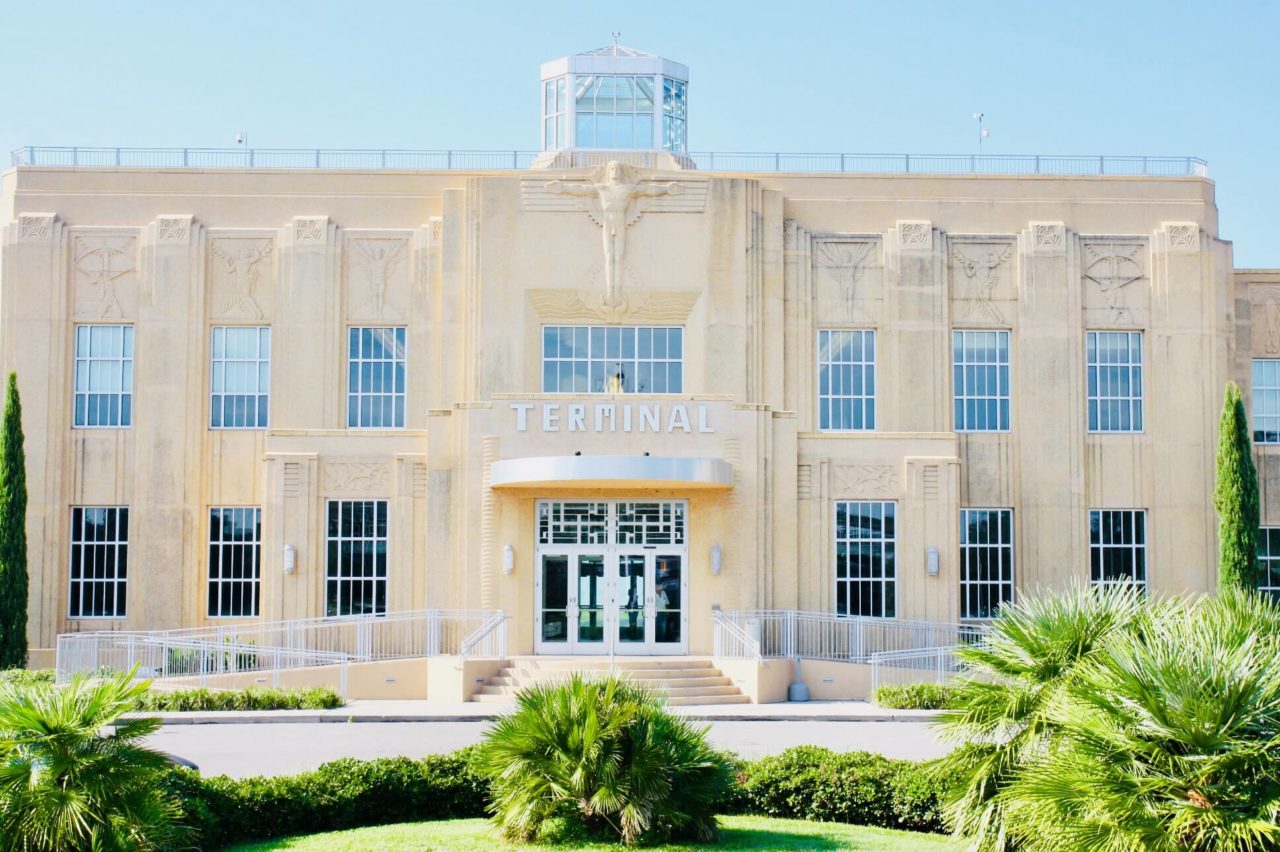 The History Behind The Lakefront Airport One Of Amelia Earharts Last